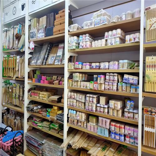 两元店的逆袭 从地摊神话到日用百货的黄金赛道